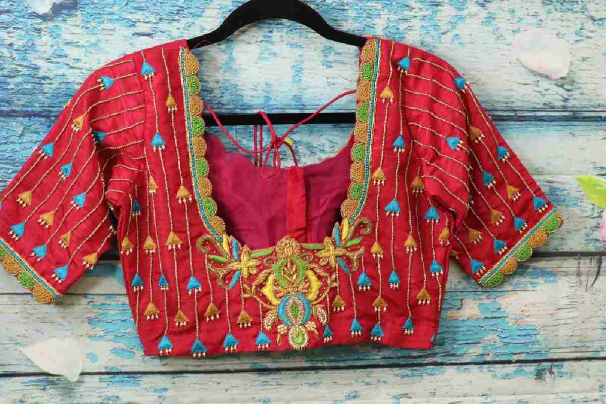 Pattu-Blouse-Simple-Maggam-Work-Designs.jpg